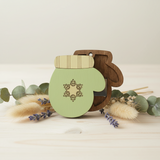 Guante Verde. Estuche para agujas de madera con imán de Wizardi KF056/82