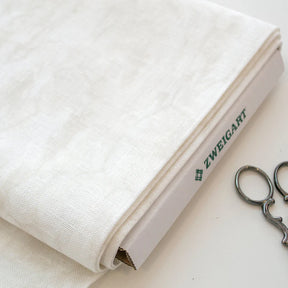 Tela de lino Zweigart Edinburgh 36 ct color beige vintage con textura natural para punto de cruz fino