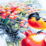 Kit de punto de cruz Magic Needle 70-49 Pomegranate Breakfast con granadas y pájaros