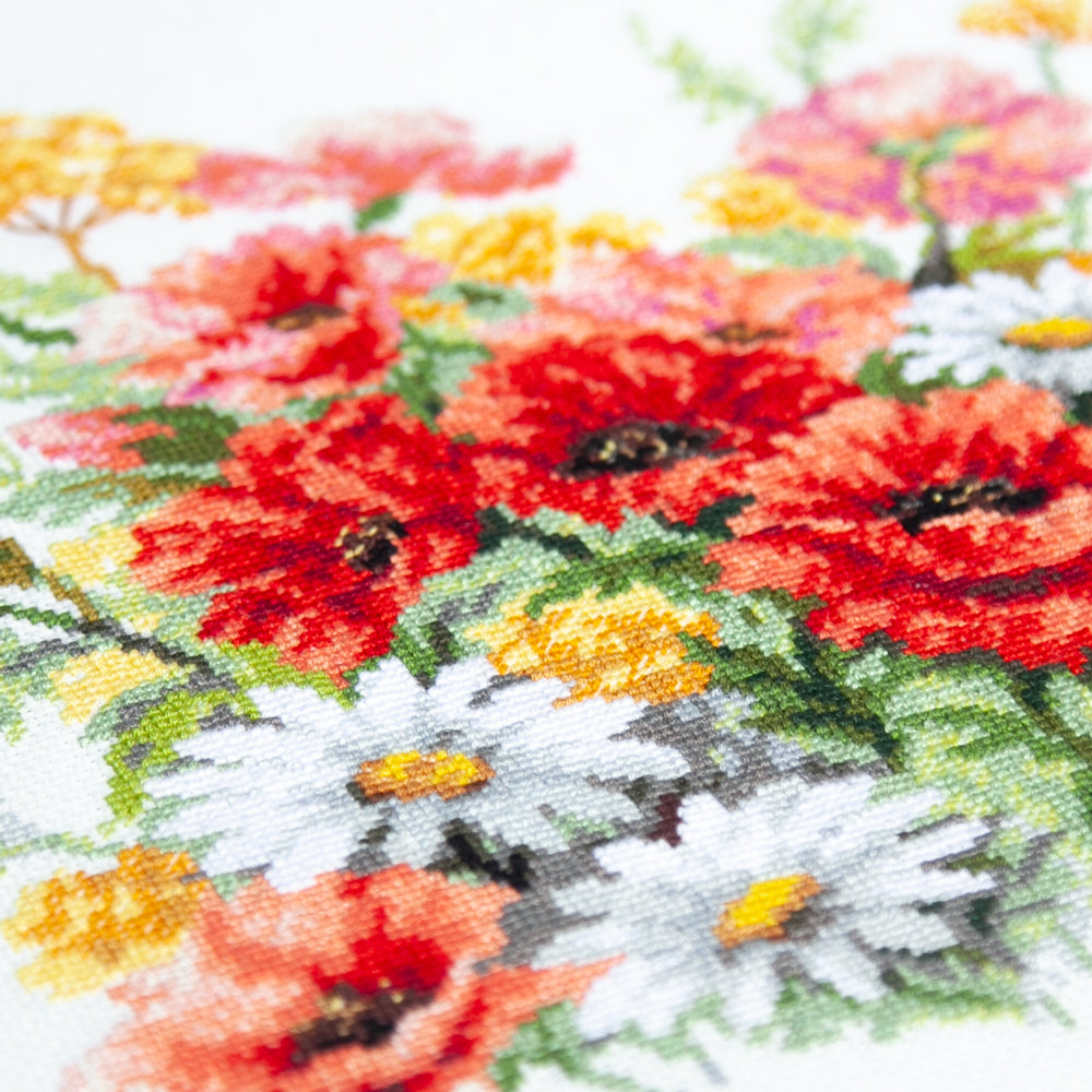 Kit de punto de cruz Magic Needle 70-58 Wildflowers con flores silvestres, 26 x 26 cm