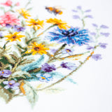 Kit de punto de cruz Magic Needle 70-59 Summer Palette con flores silvestres y abeja