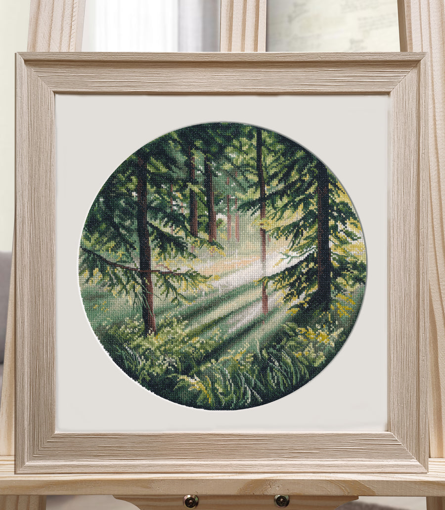 Kit de punto de cruz Oven S1730 – Play of Light / Juego de Luz en el Bosque 25x25 cm