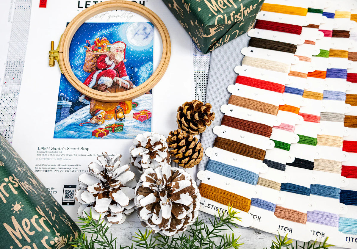 Kit de bordado LetiStitch Santa’s Secret Stop, hilos organizados y bastidor incluidos