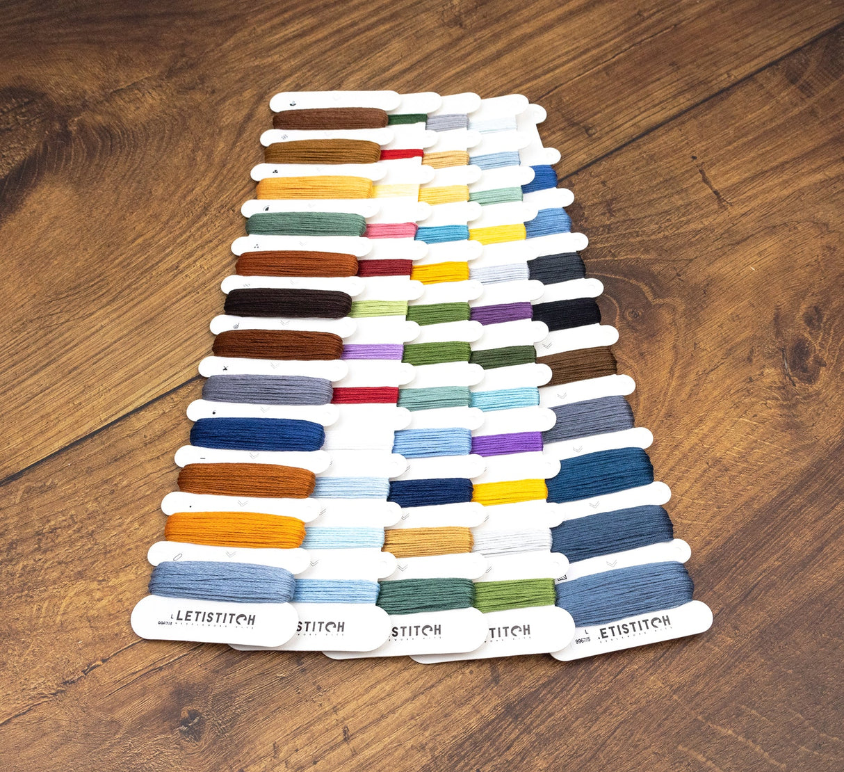 Kit de Punto de Cruz LetiStitch – Haunted Happenings L9967