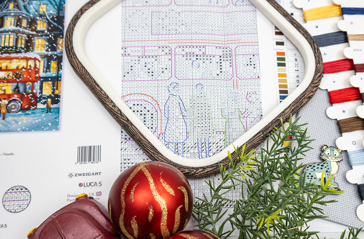LetiStitch L9982 London Christmas Bus Cross Stitch Kit – Christmas Scene with Red Bus