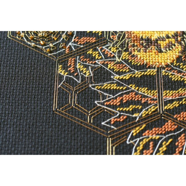 AH-124 Bee Paradise - Cross Stitch Kit - Abris Art