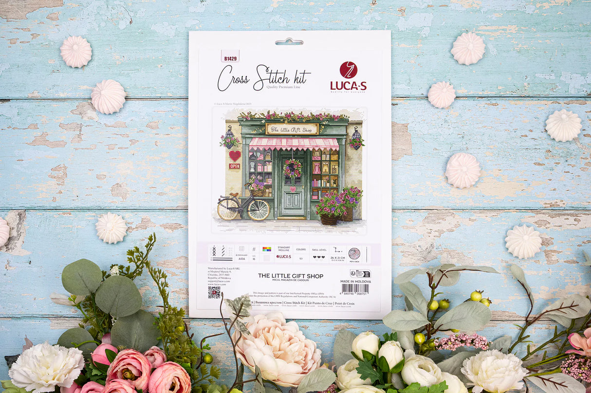 Luca-S B1429 – The Little Gift Shop | Kit de punto de cruz con tienda de regalos romántica
