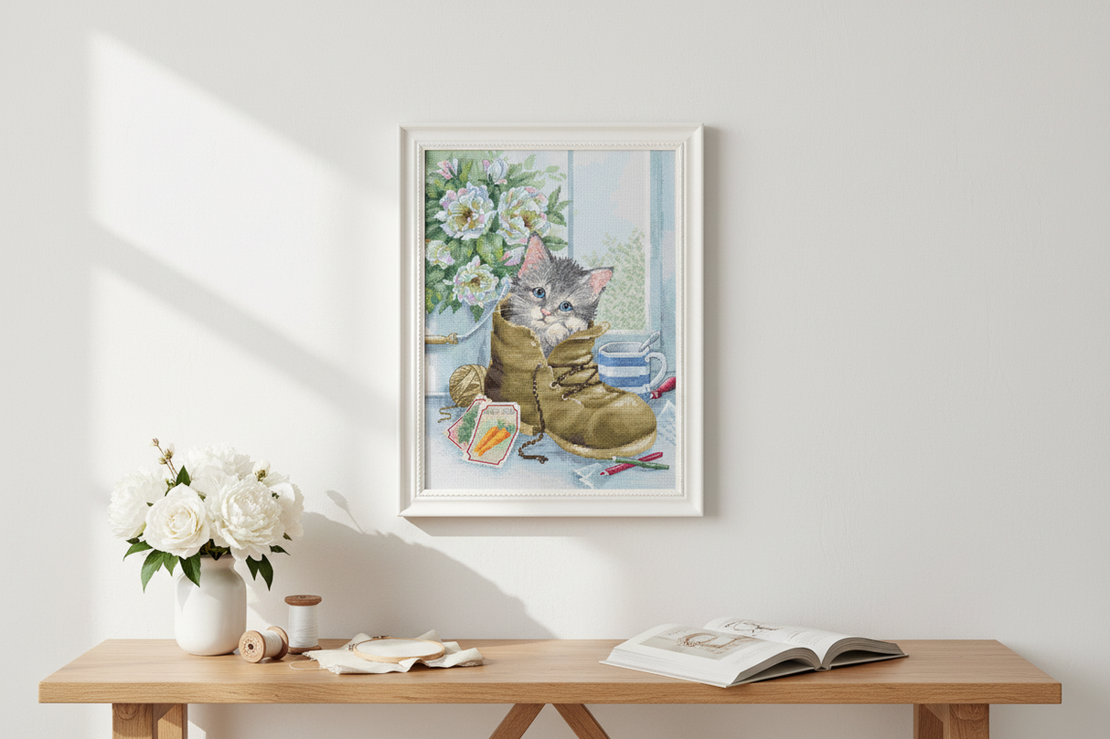 Cute Kitten - B2391 Luca-S - Cross Stitch Kit