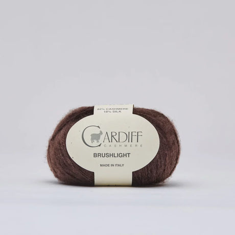 Cardiff Brushlight 186 Cacao, ovillo de lana cepillada de cachemira y seda Mulberry