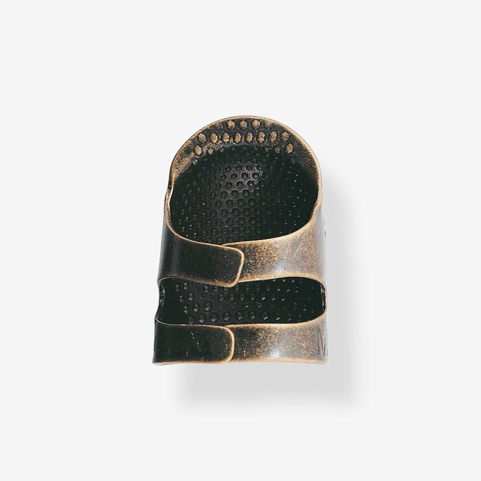 Thimble open on one side - Medium - Clover 6018