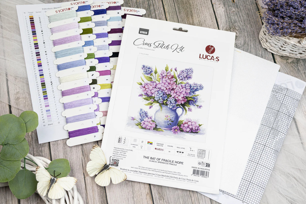 Kit punto de cruz Luca-S B7059 The Bat of Fragile Hope