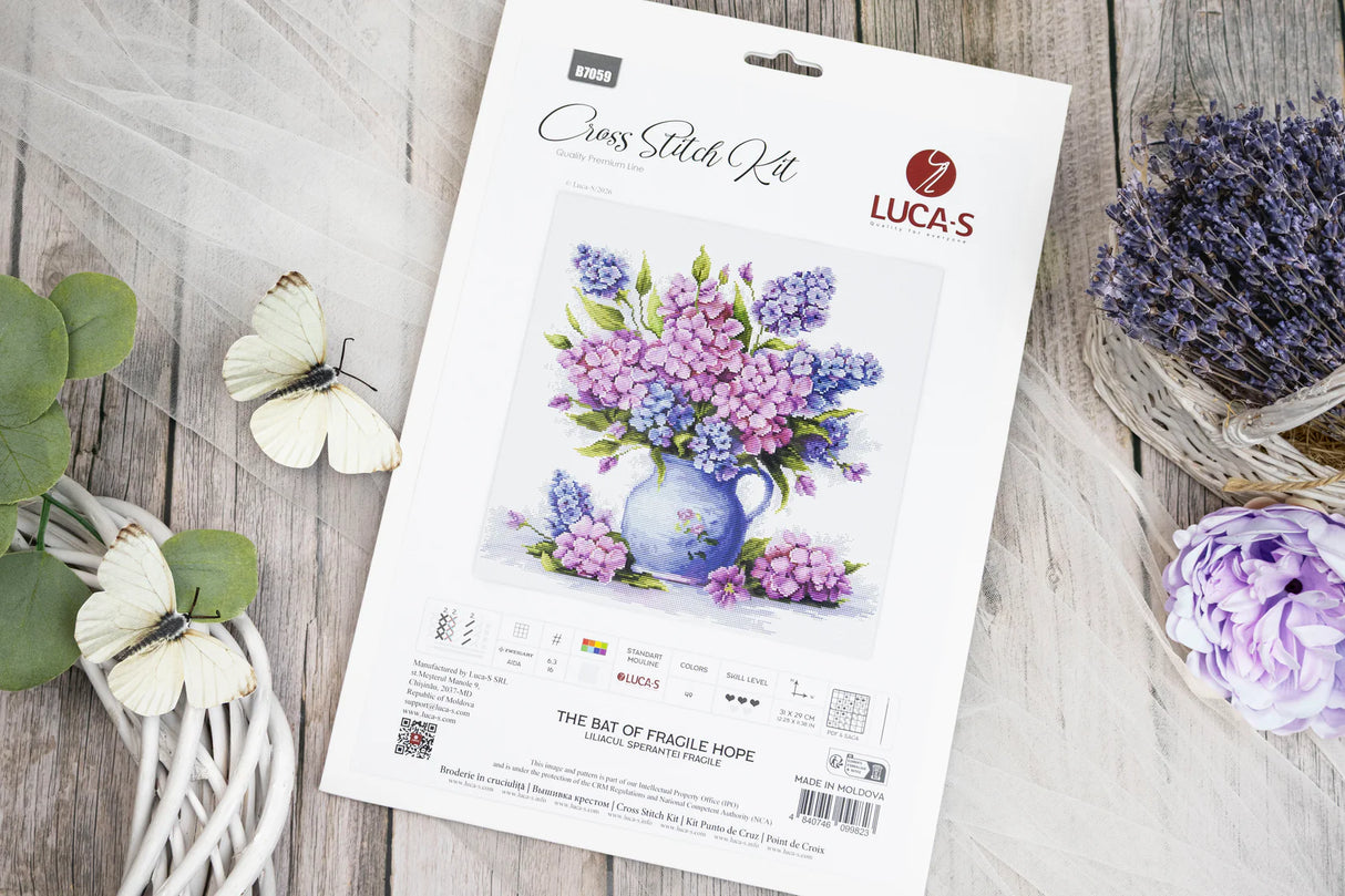 Kit punto de cruz Luca-S B7059 The Bat of Fragile Hope