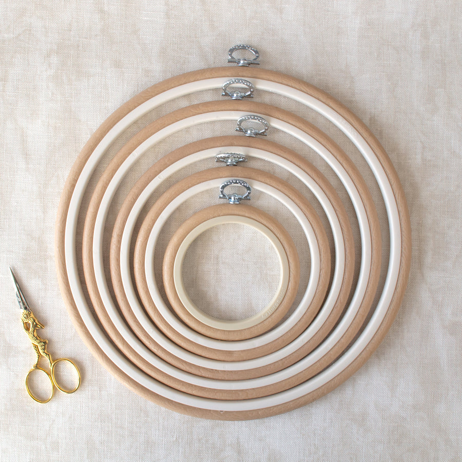 Stickrahmen-Reifen von Nurge in Beige: Ein klassischer Touch für deine Stickkreationen