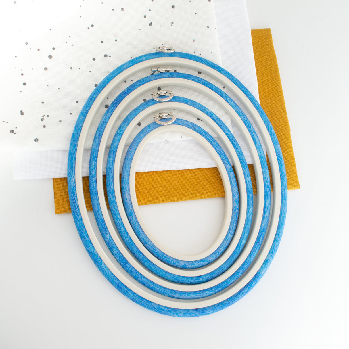 Nurge Oval Flexi Hoop Frame: Charming Blue to Enhance and Display Your Embroidery