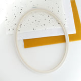 Bastidor-Marco Flexi Hoop Oval de Nurge: Elegancia y Funcionalidad en Blanco para tus Bordados