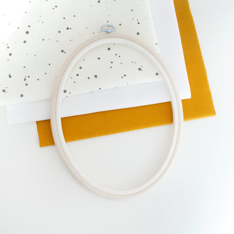 Nurge Flexi Hoop Oval Frame-Frame: Elegance and Functionality in White for your Embroidery