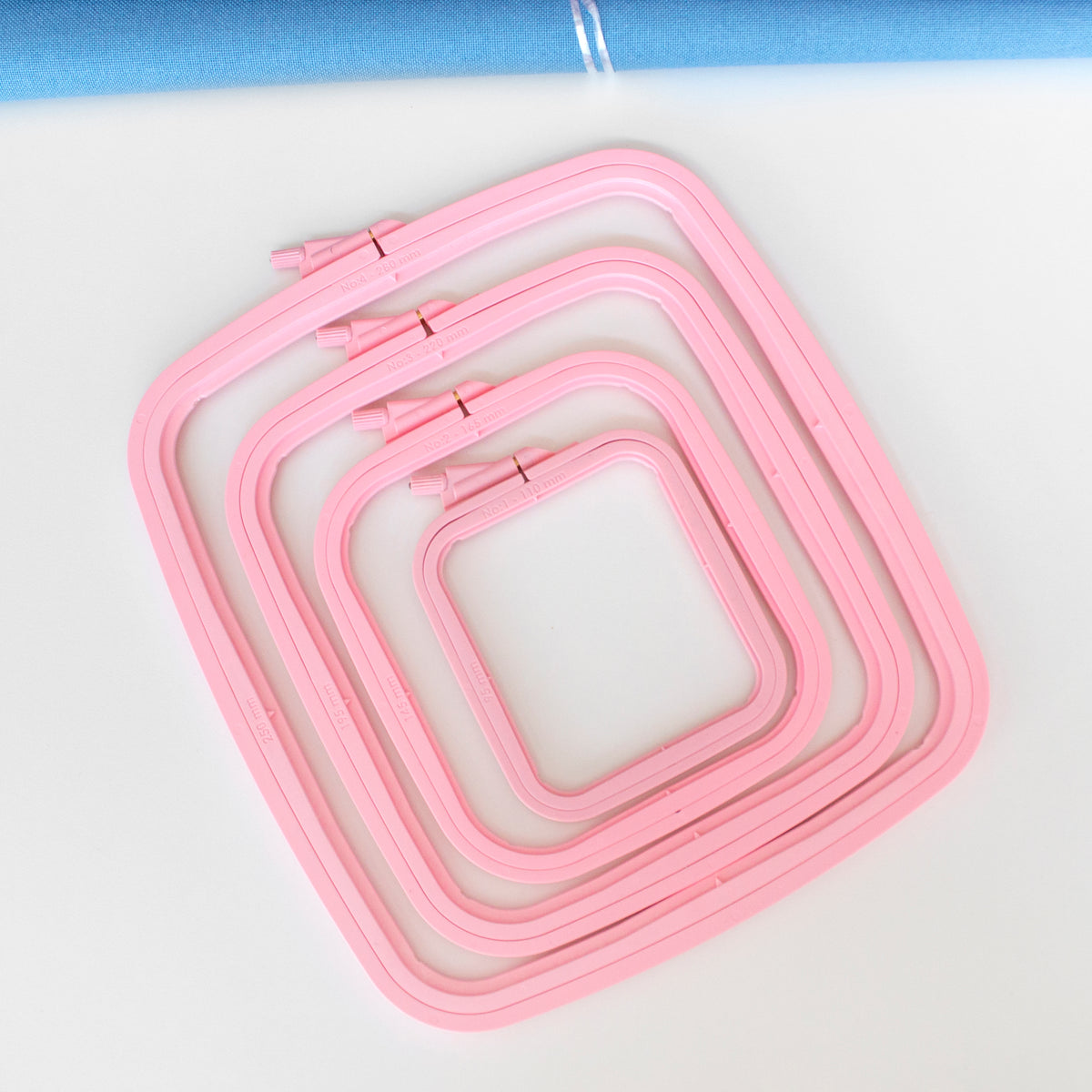 Bastidor Cuadrado Rosa de Nurge: Tu Compañero Perfecto para Bordados y Punto de Cruz