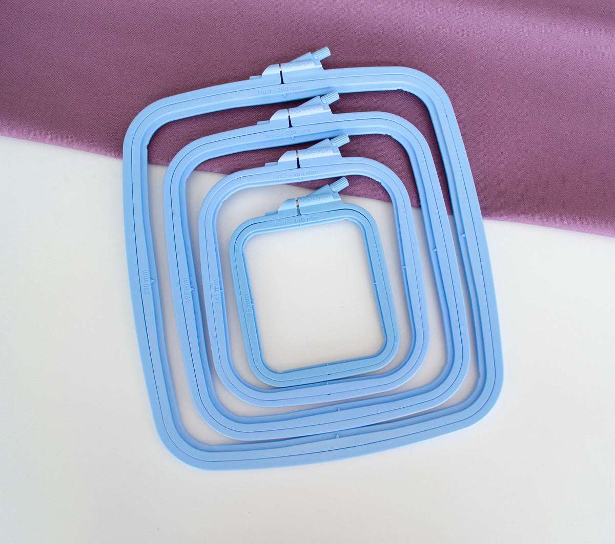 Bastidor Cuadrado Azul de Nurge: Precisión y Elegancia en Tus Bordados