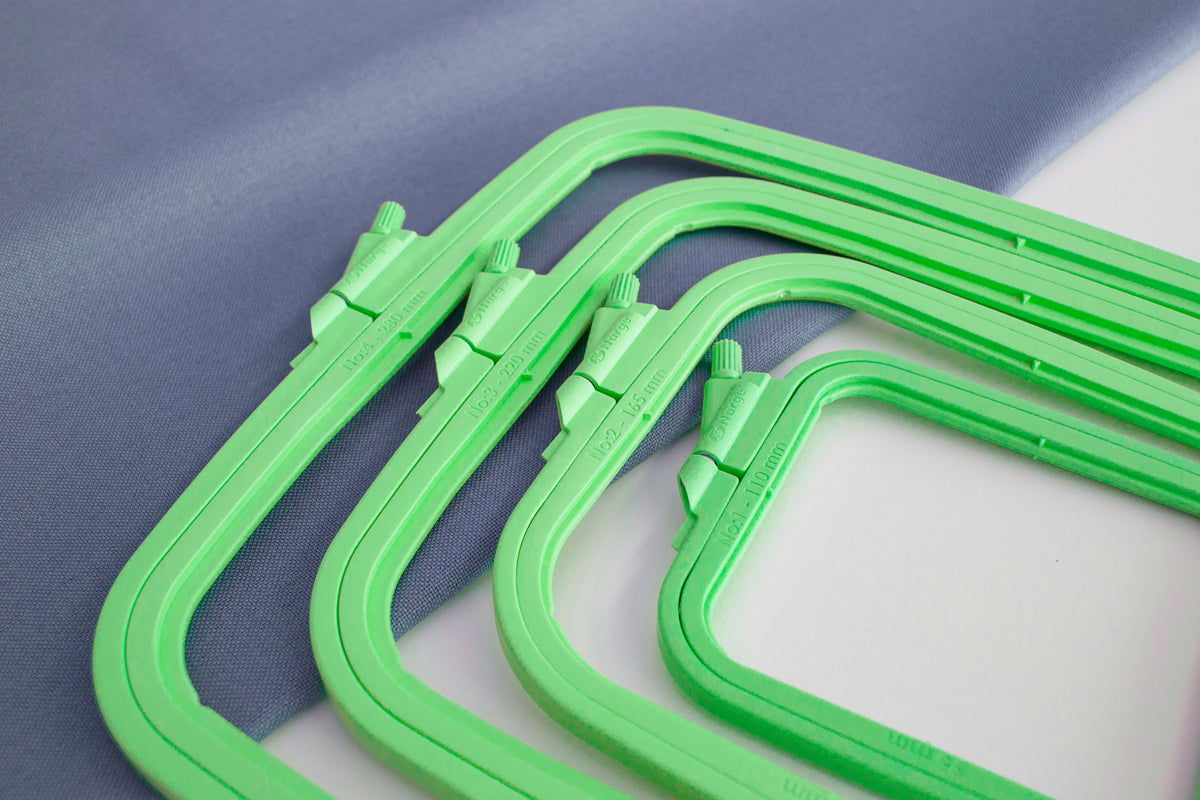 Cadre carré vert Nurge : précision et élégance dans chaque point