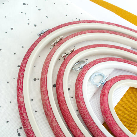 Nurge Red Oval Flexi Hoop Frame: Accentuate Your Embroidery with a Vibrant and Functional Frame
