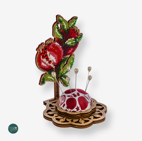 FLK-287 Pin Cushion - Pomegranates - Kit with Beads - Wood
