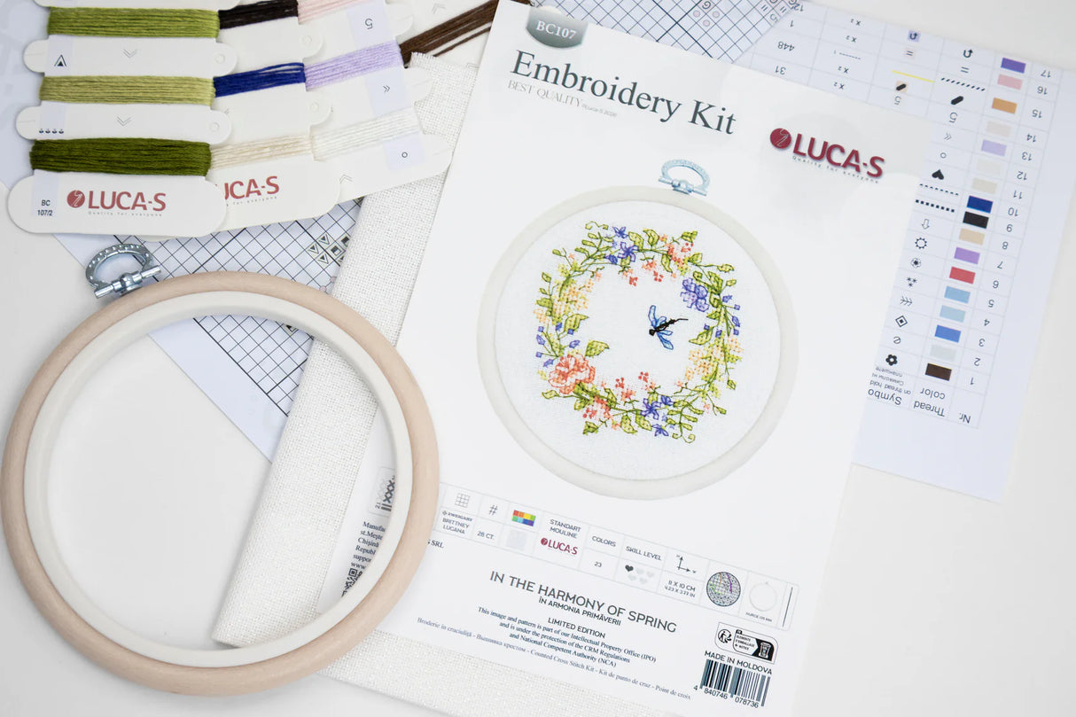 Kit punto de cruz Luca-S BC107 In the Harmony of Spring con bastidor