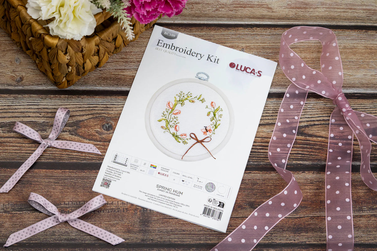 Kit punto de cruz Luca-S BC109 Spring Hum con bastidor