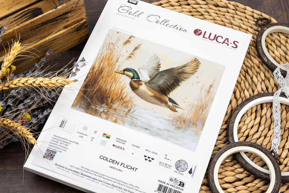 Kit de Punto de Cruz Luca-S GOLD Golden Flight B730 – Pato en Vuelo Aida 16 Zweigart