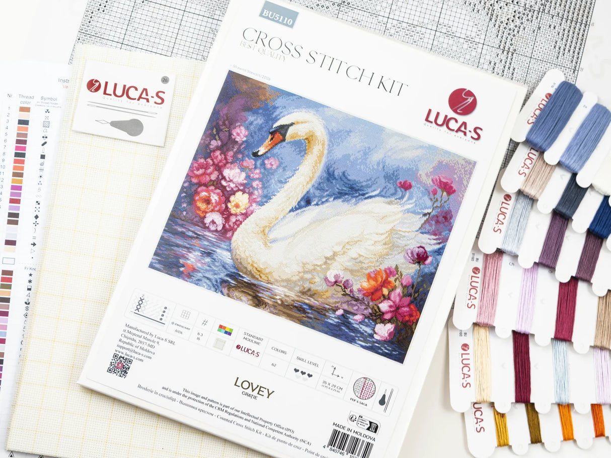 Kit de Punto de Cruz Luca-S “Lovey” BU5110 – Cisne con Flores 35×29 cm