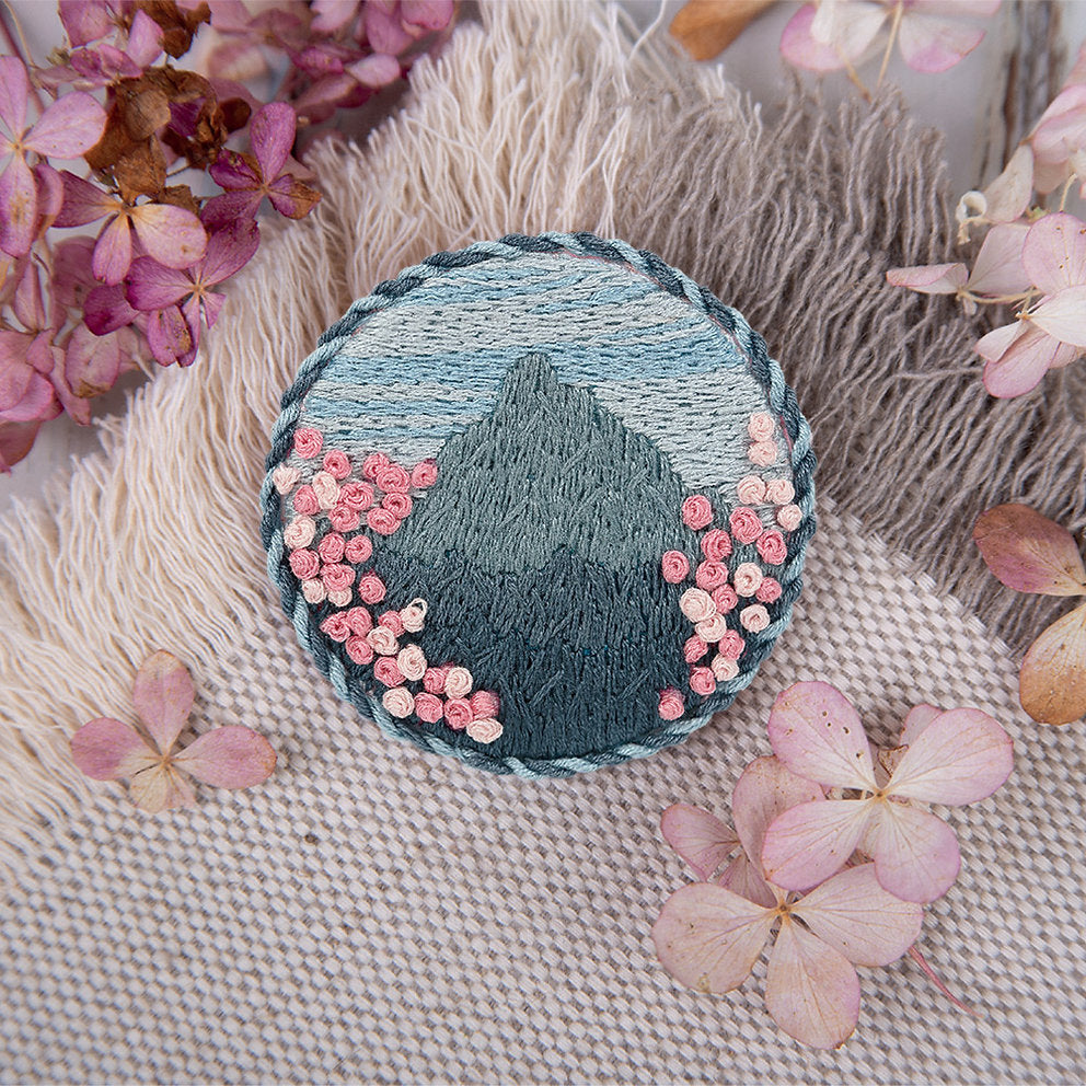 Brooch. mountain sakura - JK-2142 Panna - Traditional embroidery kit