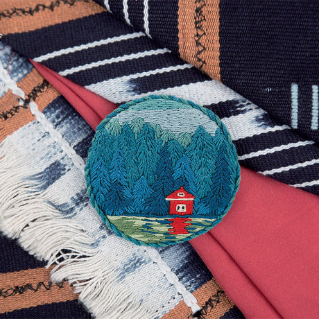 Brooch. A Lakeside Cabin - JK-2145 Panna - Traditional Embroidery Kit