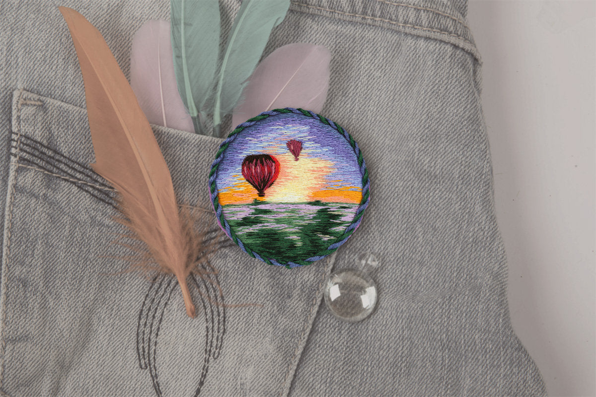 Brosche. Heißluftballons - JK-2185 Panna - Traditionelles Stickset