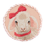 Broche. Marguerite l'agneau - Panna - Kit de broderie traditionnelle JK-2194