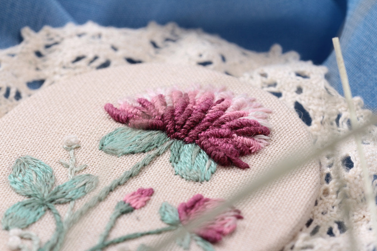 Brooch. Clover and Sweet Pea - JK-2212 Panna - Traditional Embroidery Kit
