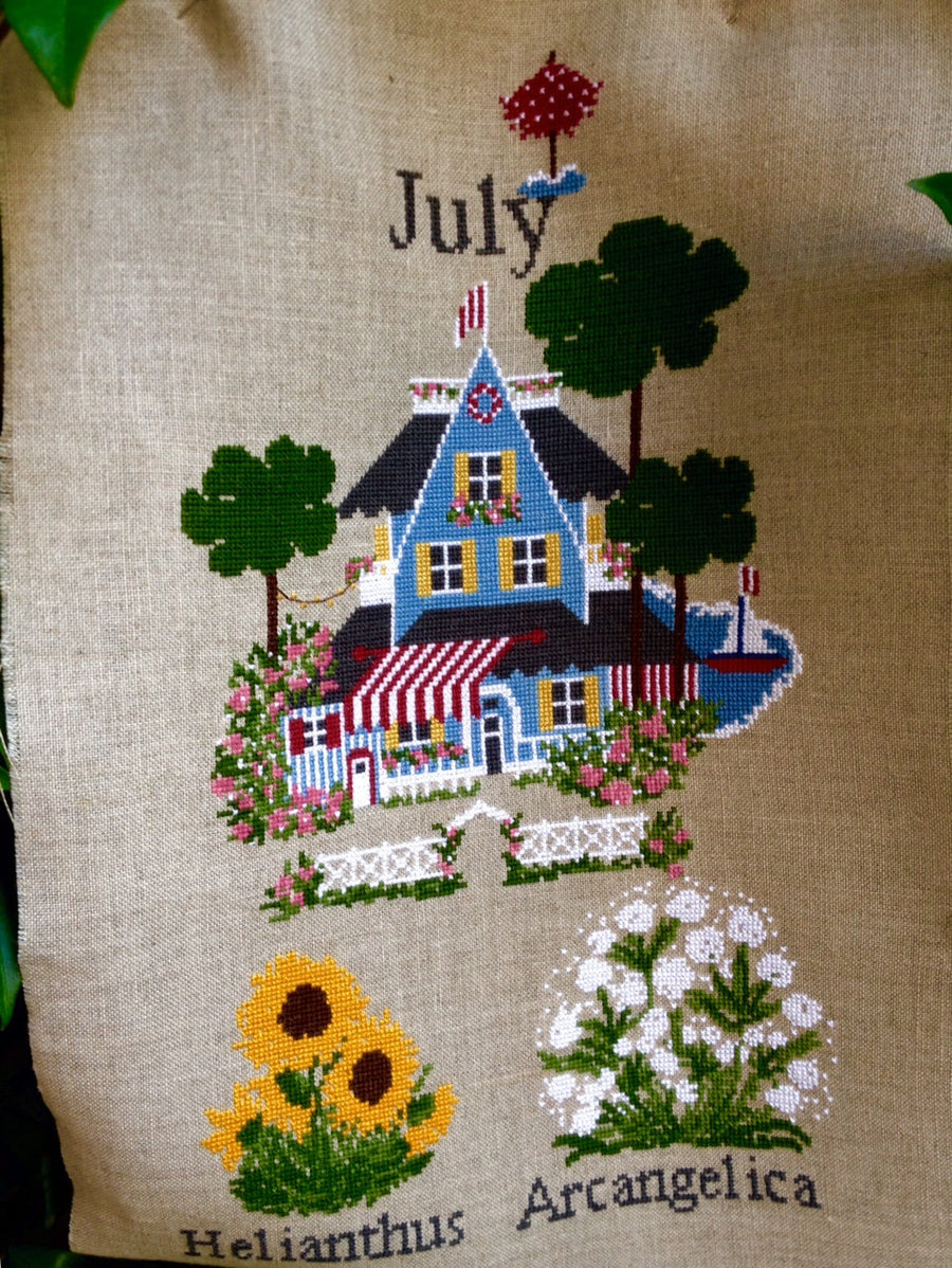 Juli – Lilli Violette – Kreuzstichmuster