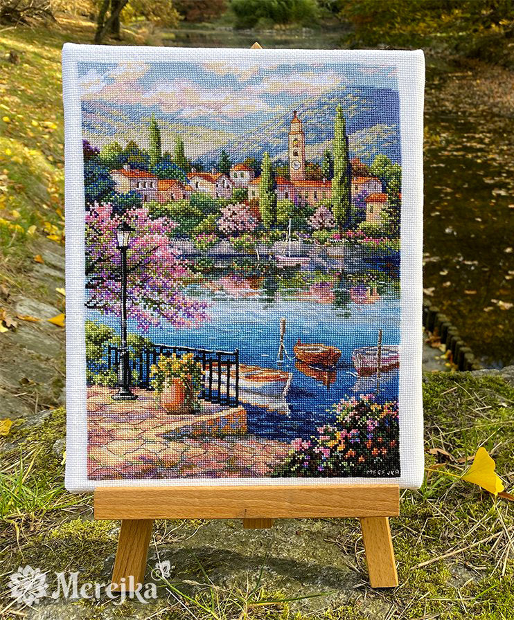 Kit de punto de cruz "Village Lake Afternoon" de Merejka - K-204