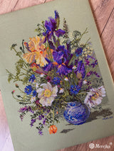 Kit de Punto de Cruz "Iris y Flores Silvestres" de Merejka - K-249