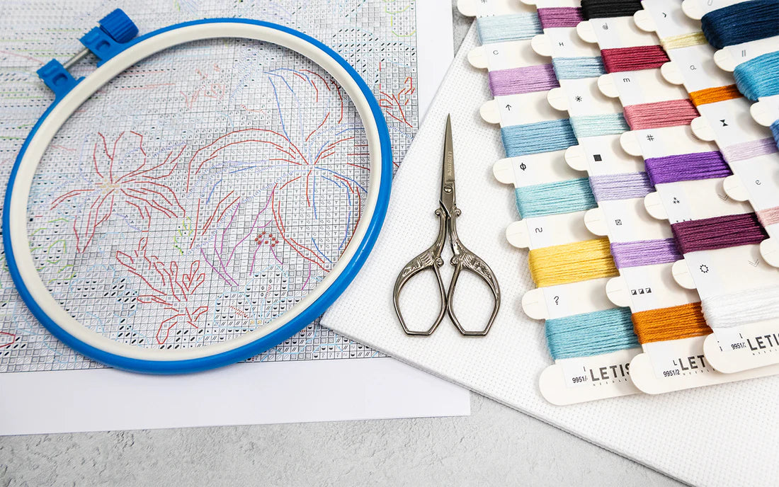 L9951 Blue Mirage - LetiStitch | Kit de punto de cruz paisajístico con delfines