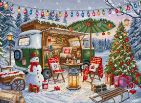 Kit de punto de cruz LetiStitch L9990 Christmas Trailer con caravana navideña, árbol de Navidad, luces de colores, nieve, regalos y muñeco de nieve.