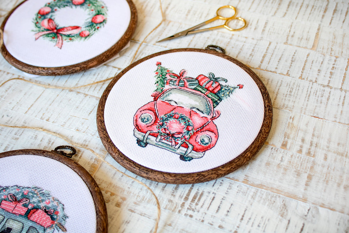 LETI 965 Retro Christmas Cars / 5 in 1 - Cross stitch kit LETISTITCH