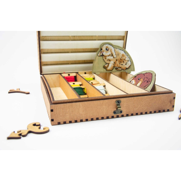 Organizador de agujas Embroidery Craft OG-064 – Organizador para Agujas con Caja de Hilos en Base de Madera, Nogal, 50