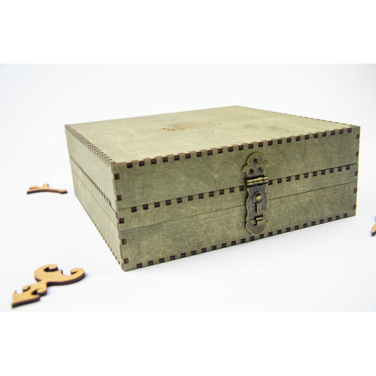 Needle Organizer with Thread Box on Wooden Base, Green, 210 Holes OG-065