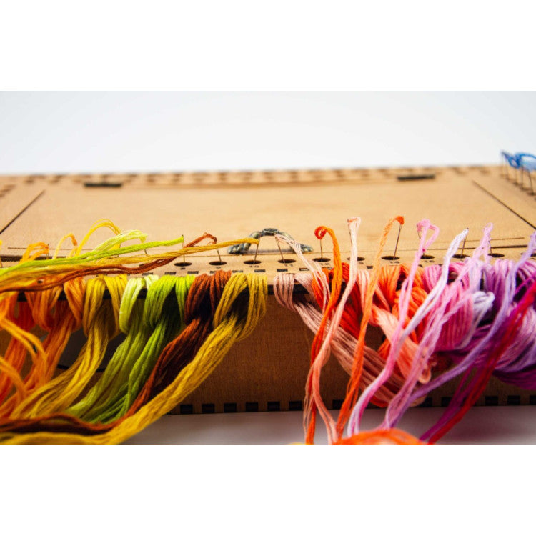 Vista adicional de Organizador de agujas Embroidery Craft OG-071 – Organizador para Agujas con Caja de Hilos en Base