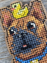 Kit de punto de cruz sobre madera MP Studia SO-166 French Bulldog and Duck – Bulldog Francés con Patito 14x12x7 cm