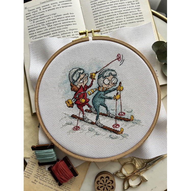 Kreuzstich-Set Andriana SANB-24 Grandmothers Skiers 12,5 x 13,5 cm