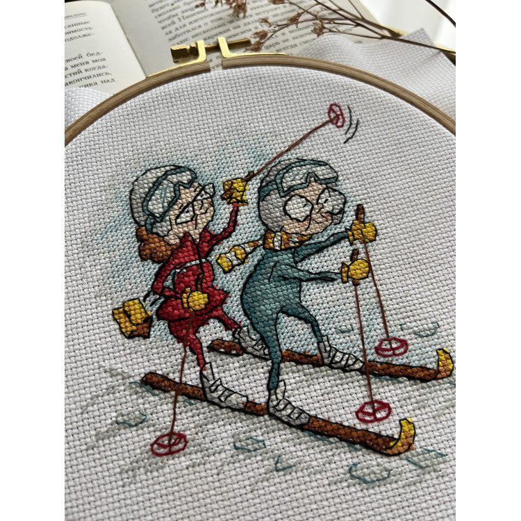 Kreuzstich-Set Andriana SANB-24 Grandmothers Skiers 12,5 x 13,5 cm