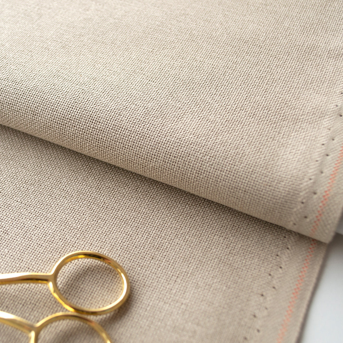 Tela Lugana 28 ct  779 de ZWEIGART para Punto de Cruz