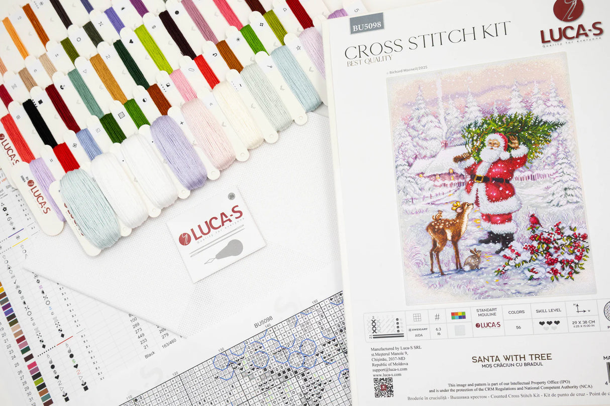 Detalle del esquema y calidad del kit de punto de cruz Luca-S Santa With Tree