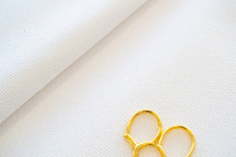 Tela Zweigart Star-Aida 14 ct ideal para bordados elegantes y festivos