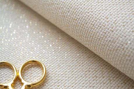 Tela Zweigart Star-Aida ideal para bordados elegantes y decorativos